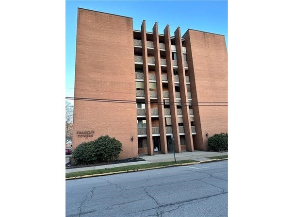 1326 6th Ave, Beaver Falls, PA 15010