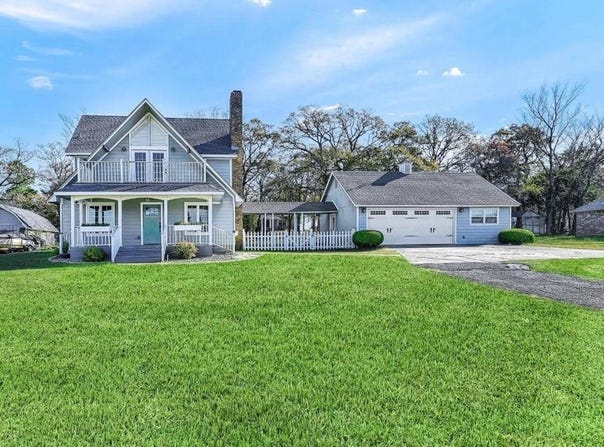 123 Pontiac Drive, Lake Kiowa, TX 76240