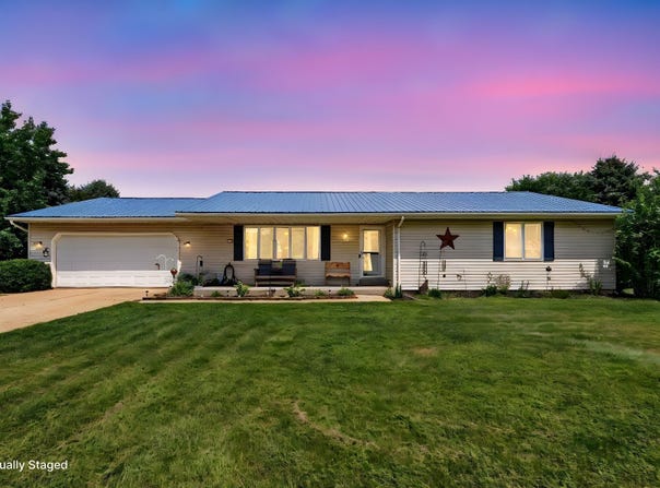 8886 Coffel Drive, Bremen, IN 46506