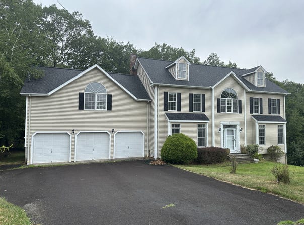 52 Quarry Lane, Hamden, CT 06518