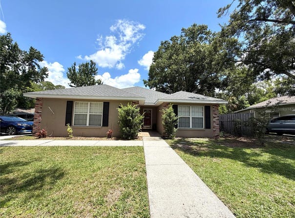 902 E TOMLIN Street, PLANT CITY, FL 33563