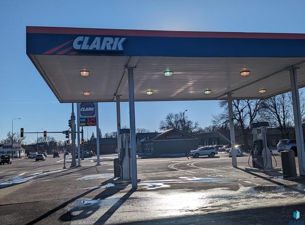 103 5th St, Watertown, SD 57201