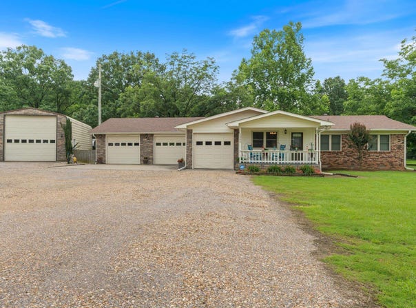 1945 Hwy 60 E, Houston, AR 72072
