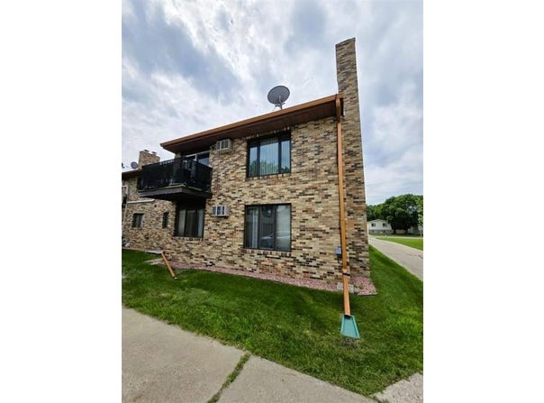 2308 18th Street S, Fargo, ND 58103