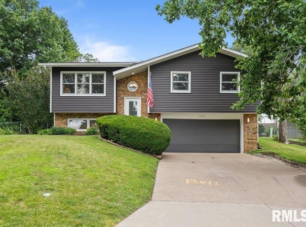 2401 W DALE Court, Bettendorf, IA 52722