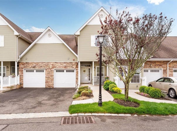 271 Andrew Drive, Mount Sinai, NY 11766