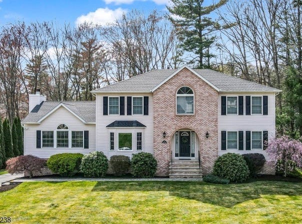 35 Cherbourg Dr, West Milford Twp., NJ 07480-1800