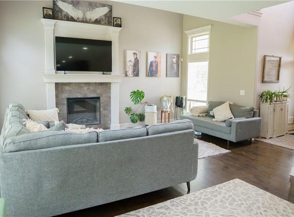 25700 E 32nd Street, Blue Springs, MO 64015