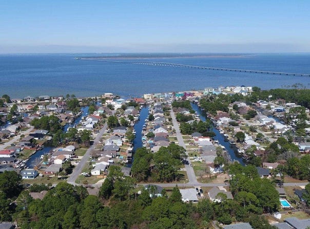 3212 Duke Dr, Gulf Breeze, FL 32563