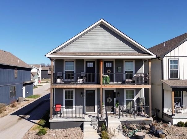 1127 S Minton Road, Independence, MO 64056