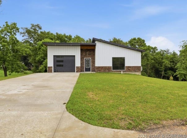 405 E Lafayette Street, Versailles, MO 65084