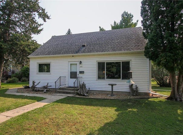 545 Grove Street SW, Hutchinson, MN 55350