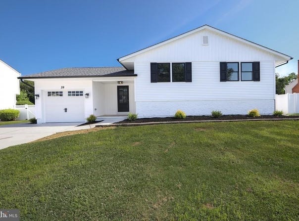 39 ERINDALE DR, MARLTON, NJ 08053
