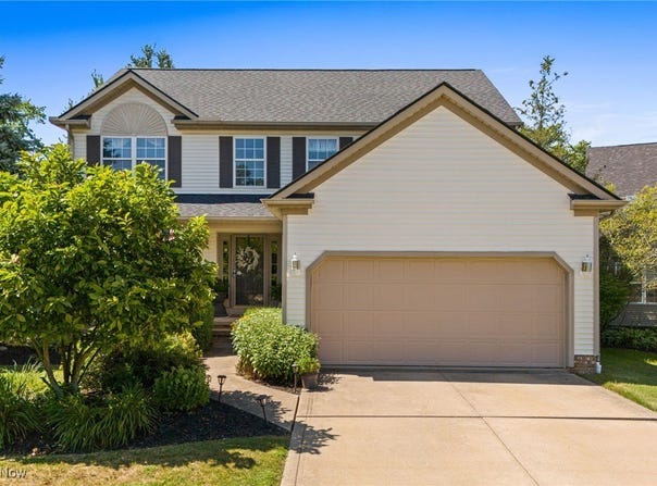 107 Cedar Glen, Chardon, OH 44024