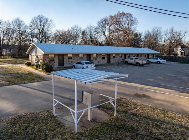 1306 Bonham, Paris, TX 75460
