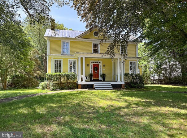 19 E LOUDOUN STREET, ROUND HILL, VA 20141
