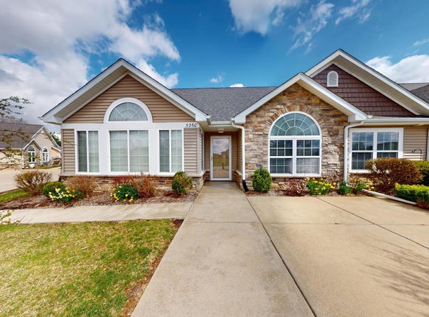 5260 E 109th Place, Crown Point, IN 46307