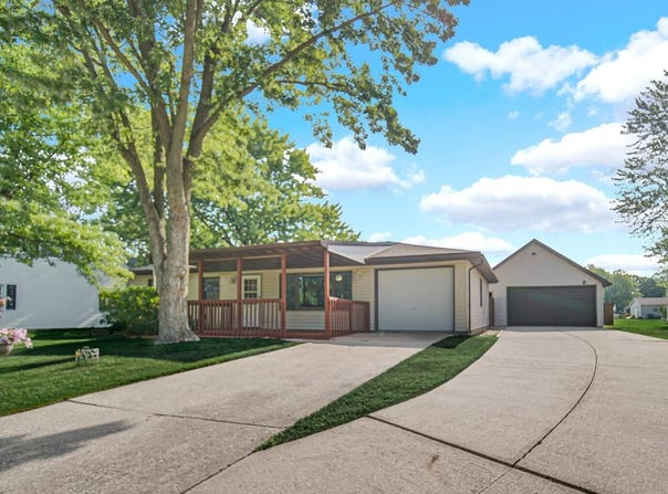 12215 Tompkins Place, Crown Point, IN 46307