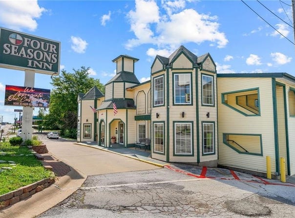 1360 West Hwy 76, Branson, MO 65616