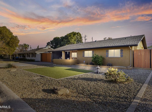 1807 E MEDLOCK Drive, Phoenix, AZ 85016