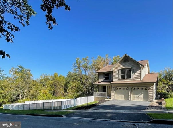 576 KELKER STREET, OBERLIN, PA 17113