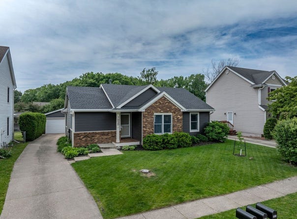 7020 Hickory Lane, Urbandale, IA 50322