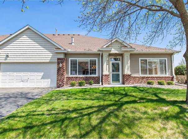 17606 38th Avenue N, Plymouth, MN 55446