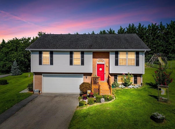 105 ASHTON Court, Christiansburg, VA 24073