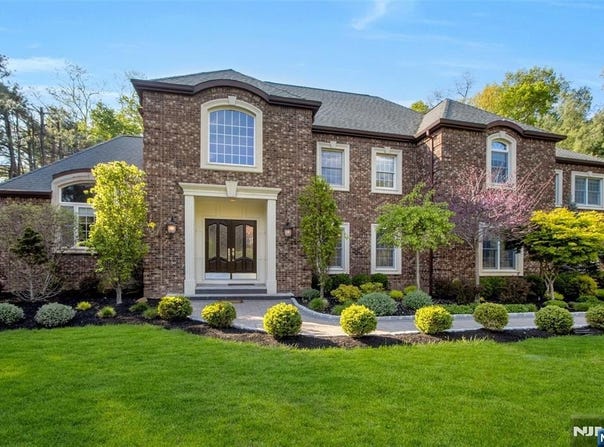 300 Skyridge Road, Franklin Lakes, NJ 07417