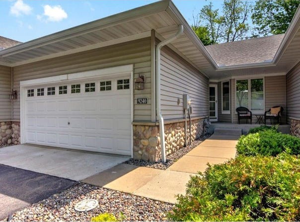 9240 Blackoaks Lane N, Maple Grove, MN 55311