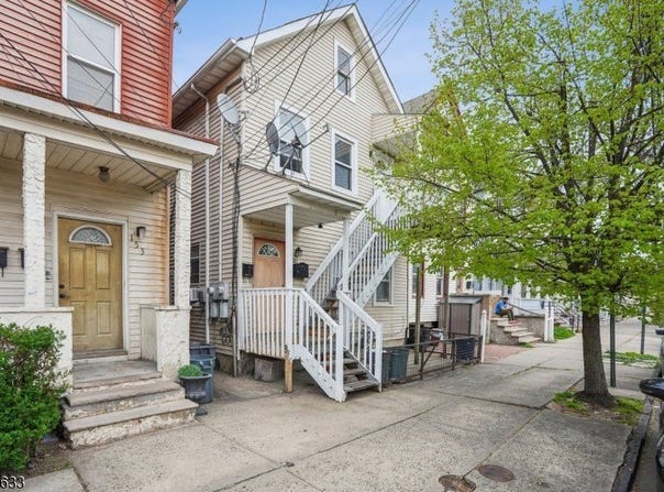 151 Clark Pl, Elizabeth City, NJ 07206-2008