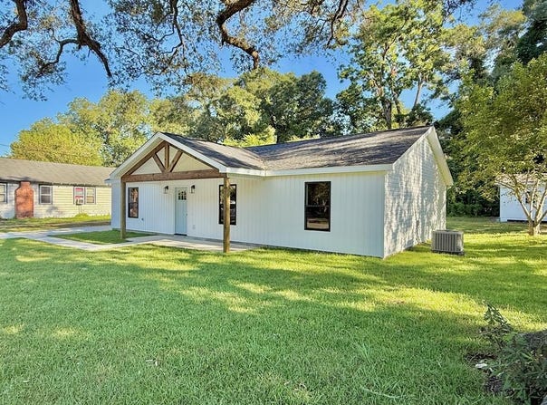 127 Campbell Street, Geneva, AL 36340