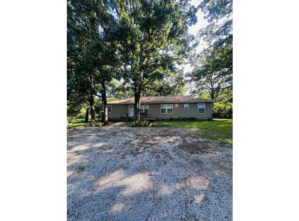 1133 E 318th Road, Flemington, MO 65650