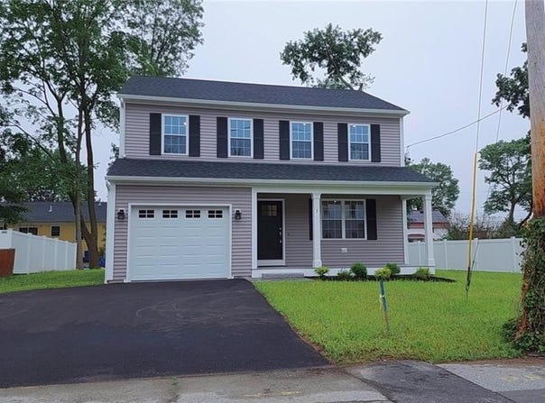 3 Sutcliffe Avenue, Lincoln, RI 02865