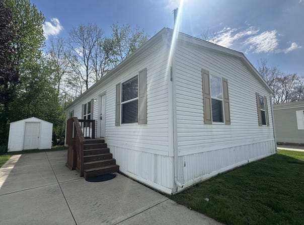 3318 Buckthorn Circle, Jackson, MI 49201