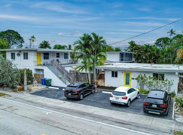 630 NE 37 St, Oakland Park, FL 33334