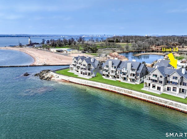 2 Old Town Highway, East Haven, CT 06512