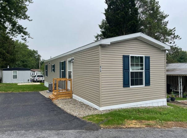 16 Gap View Mobile Home Park, Walnutport, PA 18088