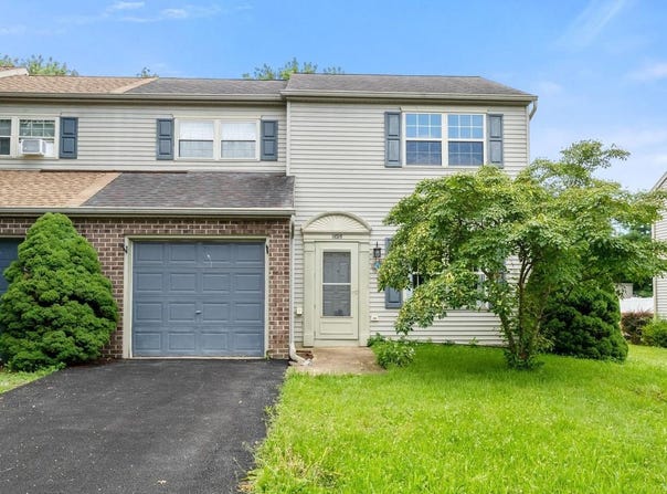 1695 WEEPING WILLOW LANE, DOVER, PA 17315
