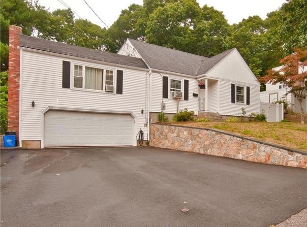 27 Campbell st, West Warwick, RI 02893