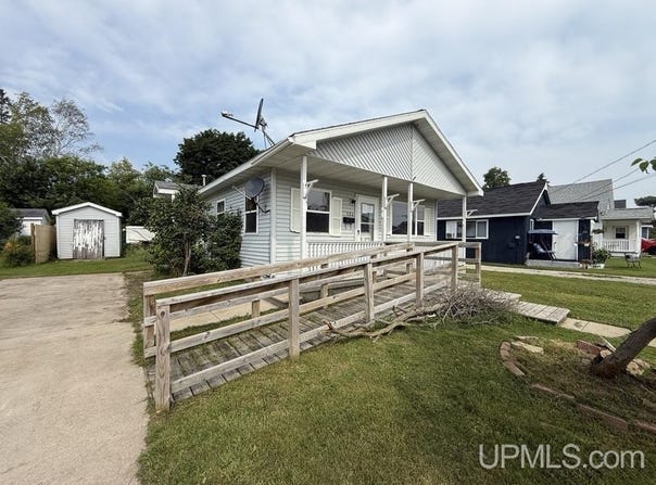 124 S Fourth, Manistique, MI 49854
