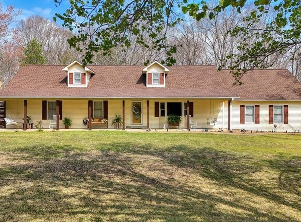 660 Beaverdam Rd, CAMDEN, TN 38320