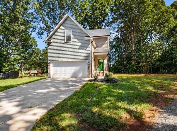 2410 Cedar Lane, Kernersville, NC 27284