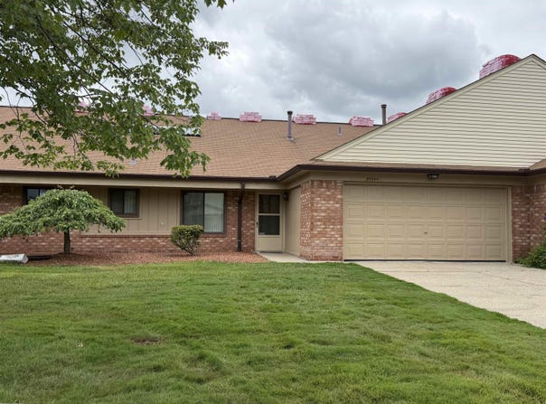 20344 Majestic Boulevard, Clinton Township, MI 48036