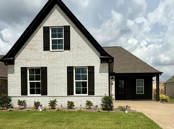 768 Coahoma Court, Nesbit, MS 38651