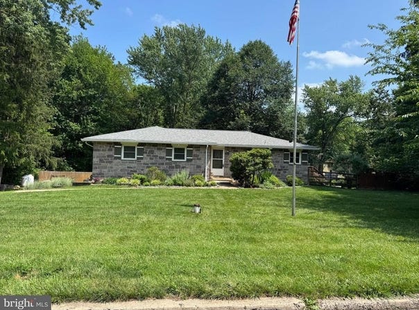 83 ROLLING HILLS DRIVE, HOLLAND, PA 18966