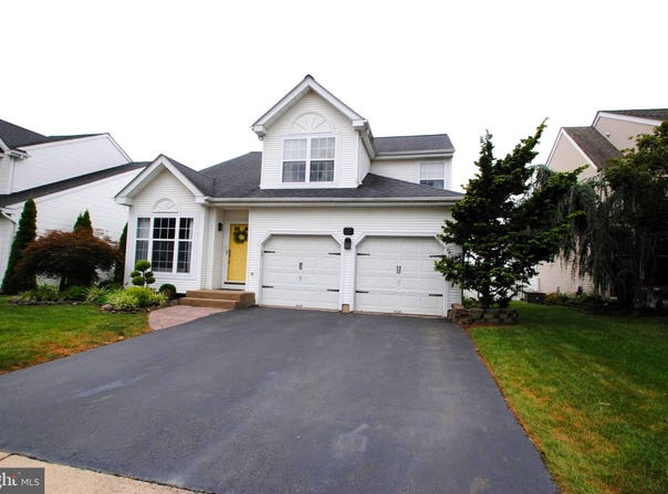 60 STIRRUP WAY, BURLINGTON, NJ 08016