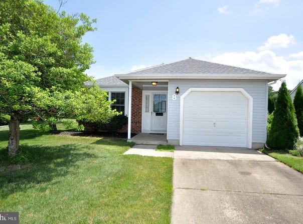 8 RAVEN COURT, MOUNT LAUREL, NJ 08054