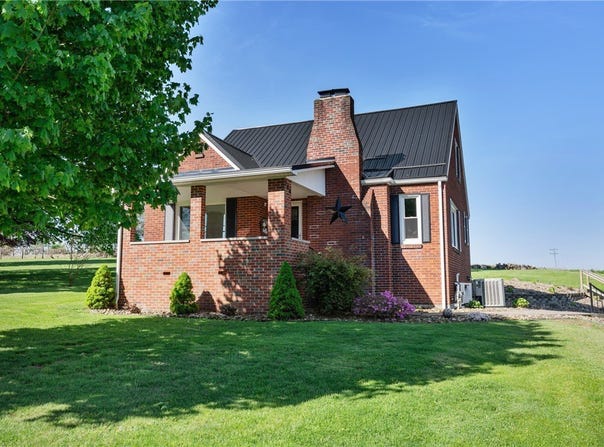 244 S. Rebecca St., Saxonburg Boro, PA 16056