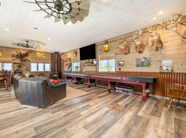 60665 708 Rd, Burchard, NE 68323
